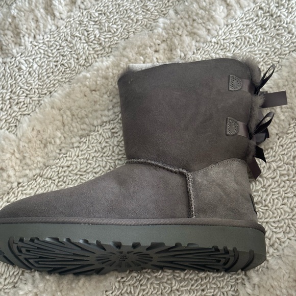 UGG Bailey Bow II Boots - Grey - Picture 3 of 8